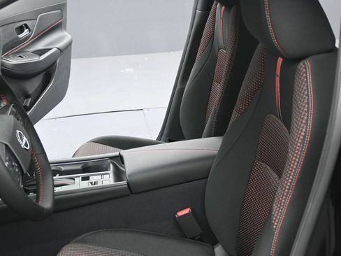 New 2026 Nissan Sentra SR w/ Floor Mat Package FWD image 16