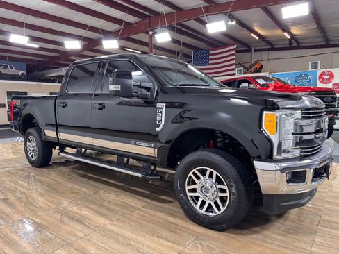Used 2017 Ford F350 Lariat w/ Lariat Ultimate Package image 3
