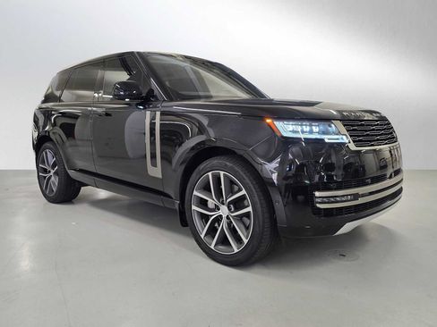 Used 2025 Land Rover Range Rover SE AWD/4WD image 7