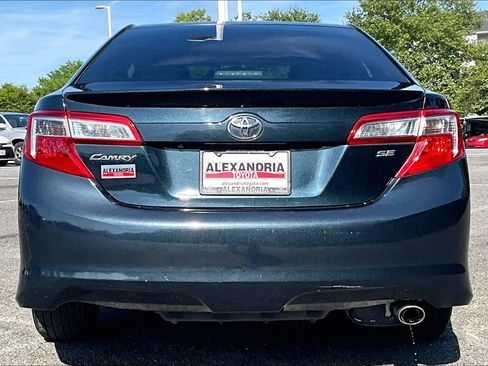 Used 2014 Toyota Camry SE FWD image 4