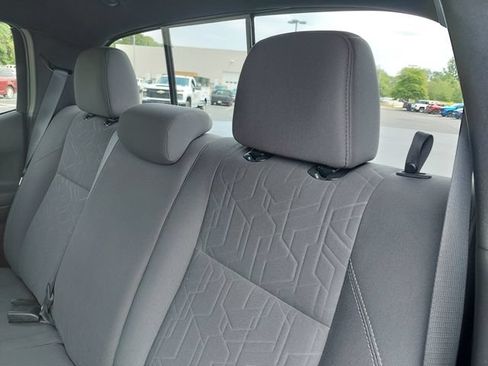 Used 2019 Toyota Tacoma TRD Off-Road w/ Technology Package AWD/4WD image 35