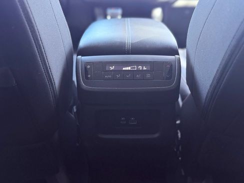 Used 2025 Nissan Pathfinder SV image 29