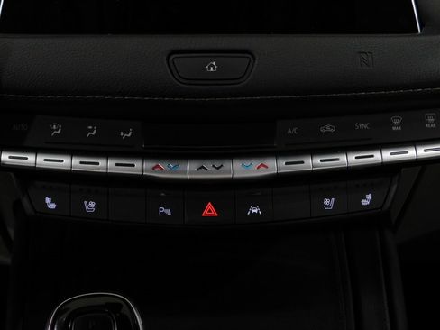 Used 2021 Cadillac XT4 Premium Luxury image 45