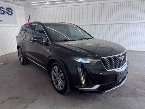 Used 2020 Cadillac XT6 Premium Luxury FWD image 3