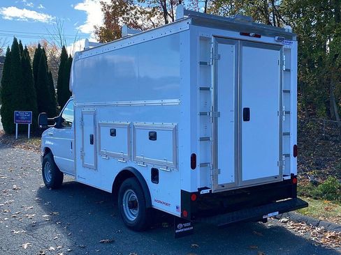 New 2026 Ford E-350 and Econoline 350 Super Duty w/ Power Equipment Group RWD image 6