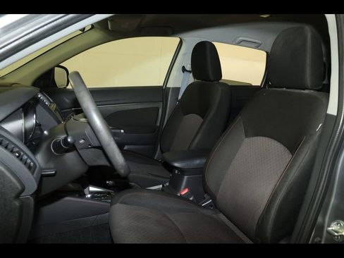 Used 2018 Mitsubishi Outlander Sport ES FWD image 12