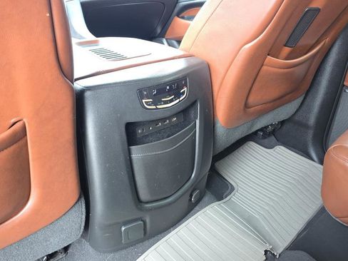 Used 2019 Cadillac Escalade ESV Premium Luxury image 16