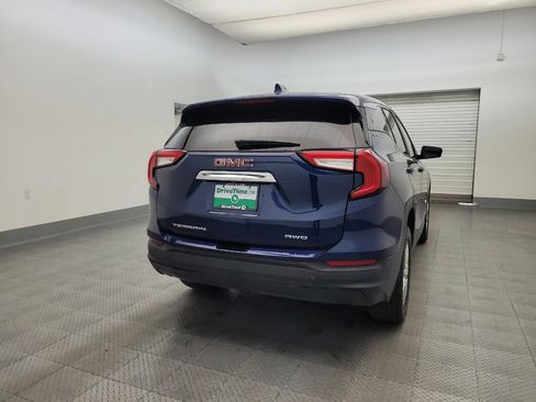 Used 2022 GMC Terrain SLE image 7