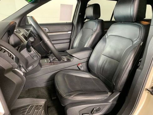 Used 2017 Ford Explorer Limited w/ Equipment Group 301A AWD/4WD image 20