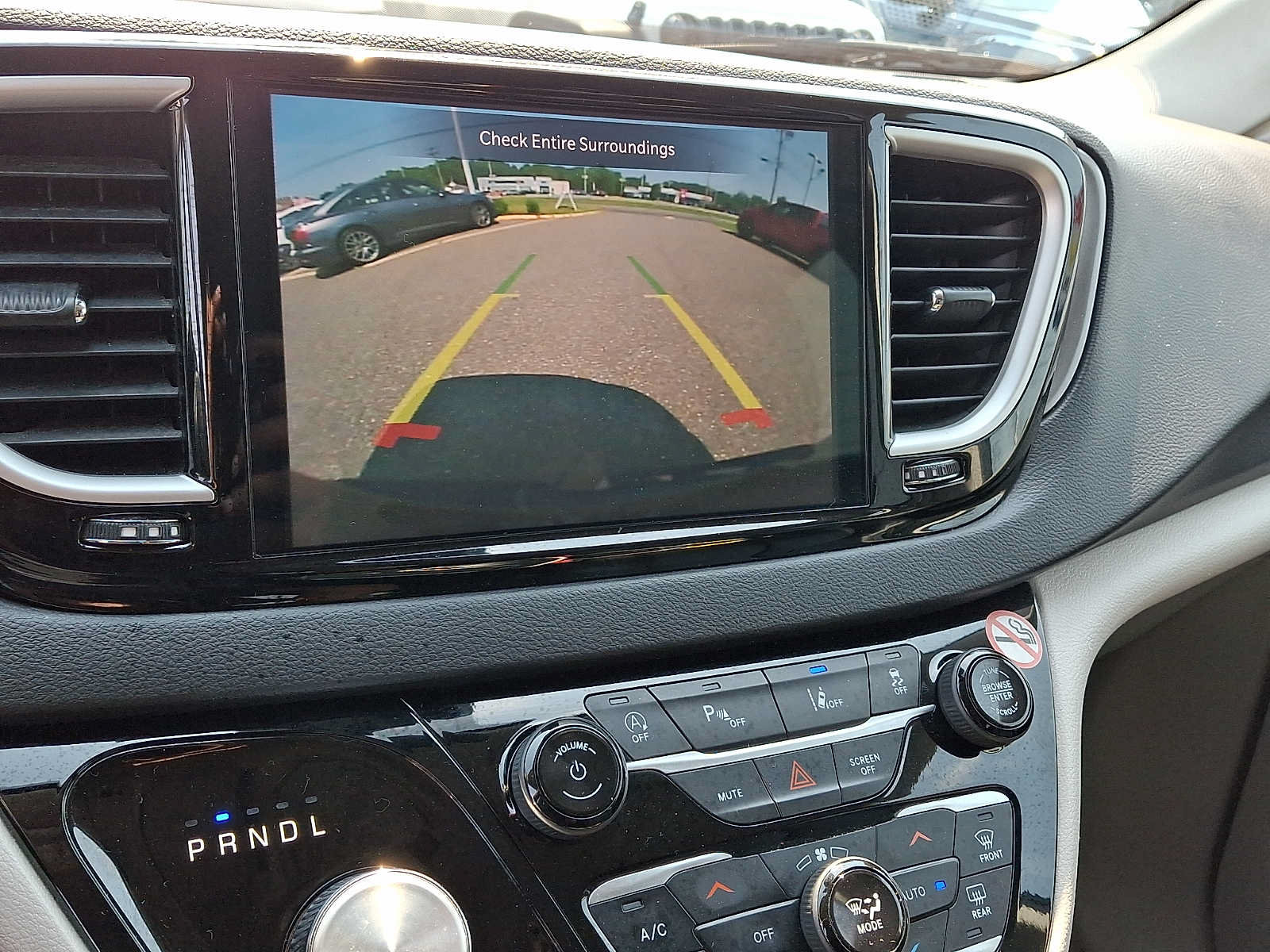 Certified 2024 Chrysler Pacifica Touring-L FWD image 21