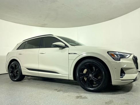 Certified 2021 Audi e-tron Premium w/ Convenience Plus Package image 28