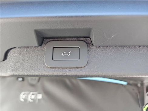 New 2025 Land Rover Discovery Dynamic SE AWD/4WD image 13