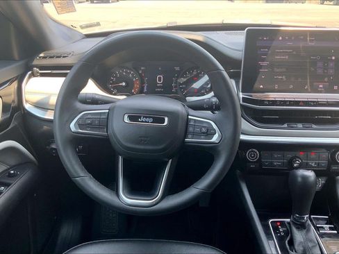 Used 2025 Jeep Compass Limited AWD/4WD image 5