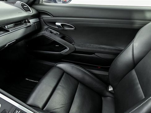 Used 2019 Porsche 718 Cayman GTS RWD image 34