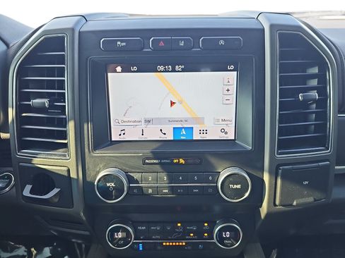 Used 2019 Ford Expedition XLT w/ Equipment Group 202A RWD image 19