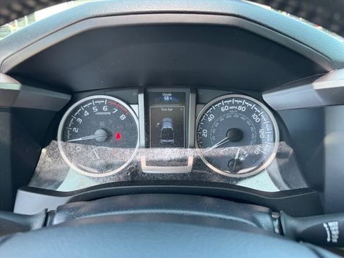 Used 2022 Toyota Tacoma SR5 AWD/4WD image 23