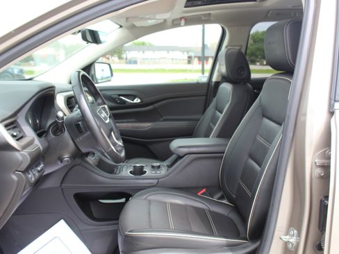 Used 2022 GMC Acadia Denali w/ Denali Ultimate Package AWD/4WD image 17