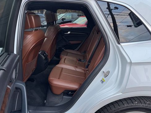 Used 2019 Audi Q5 2.0T Premium Plus w/ Premium Plus Package image 38
