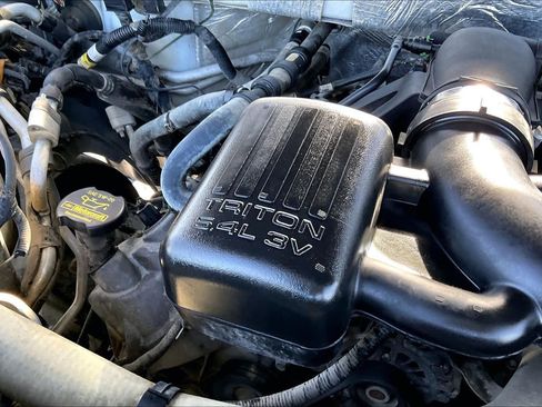 Used 2011 Ford Expedition Limited RWD image 28