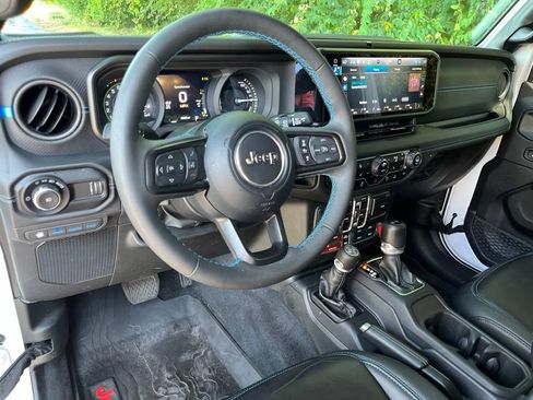 Used 2024 Jeep Wrangler Unlimited Rubicon 4xe AWD/4WD image 2