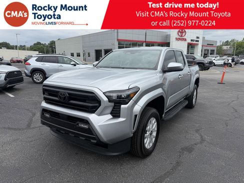 Used 2024 Toyota Tacoma SR5 AWD/4WD image 3
