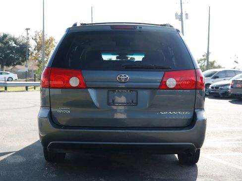 Used 2009 Toyota Sienna LE image 4