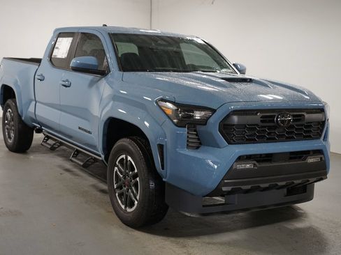 New 2026 Toyota Tacoma TRD Sport AWD/4WD image 3