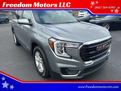 Used 2024 GMC Terrain SLE image 1