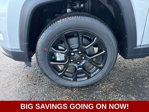 New 2026 Jeep Compass Latitude image 16