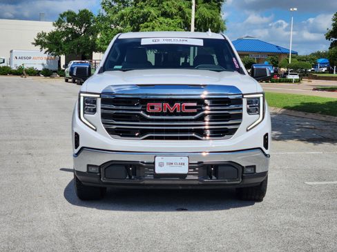Used 2023 GMC Sierra 1500 SLT AWD/4WD image 31