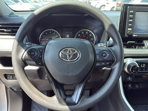 Used 2021 Toyota RAV4 XLE AWD/4WD image 16