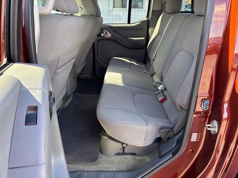 Used 2017 Nissan Frontier SV w/ SV Value Truck Package image 16