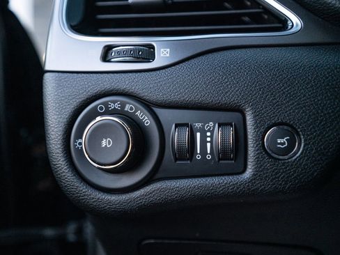 Used 2022 Jeep Cherokee Limited w/ Elite Package image 23