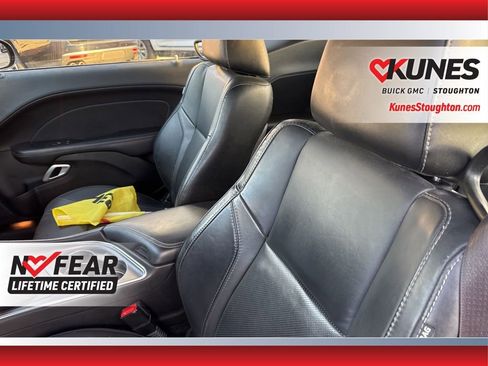 Used 2015 Dodge Challenger SXT Plus image 17