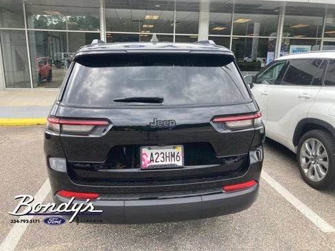 Used 2025 Jeep Grand Cherokee L Altitude AWD/4WD image 4