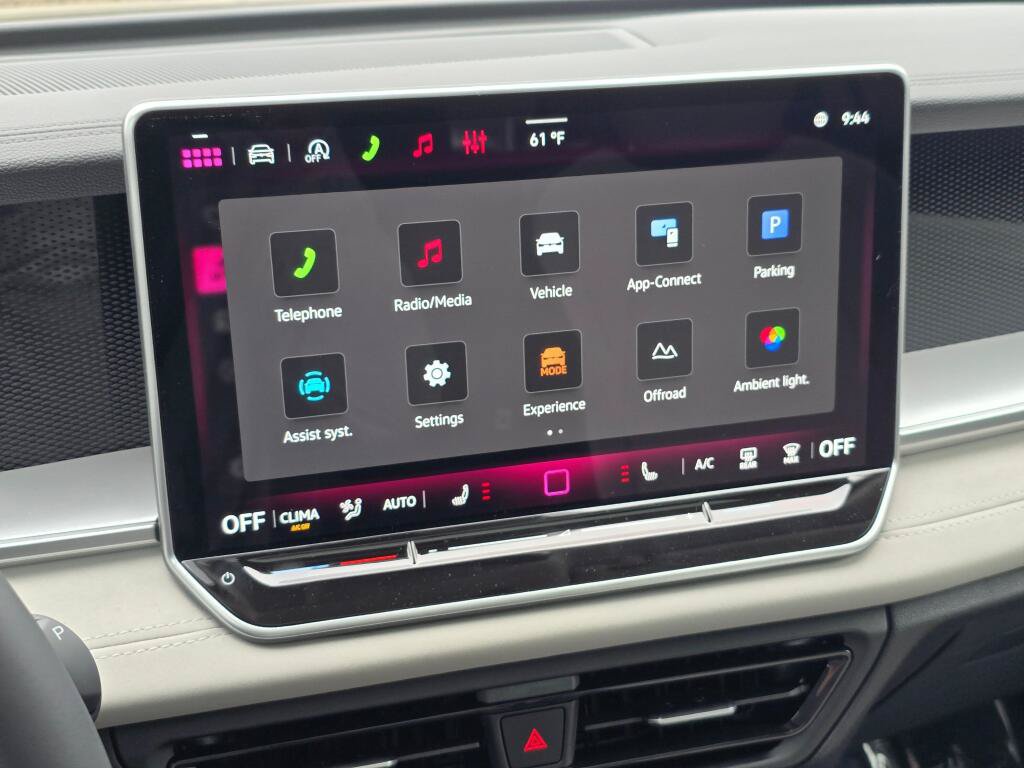 New 2026 Volkswagen Tiguan SE AWD/4WD image 24