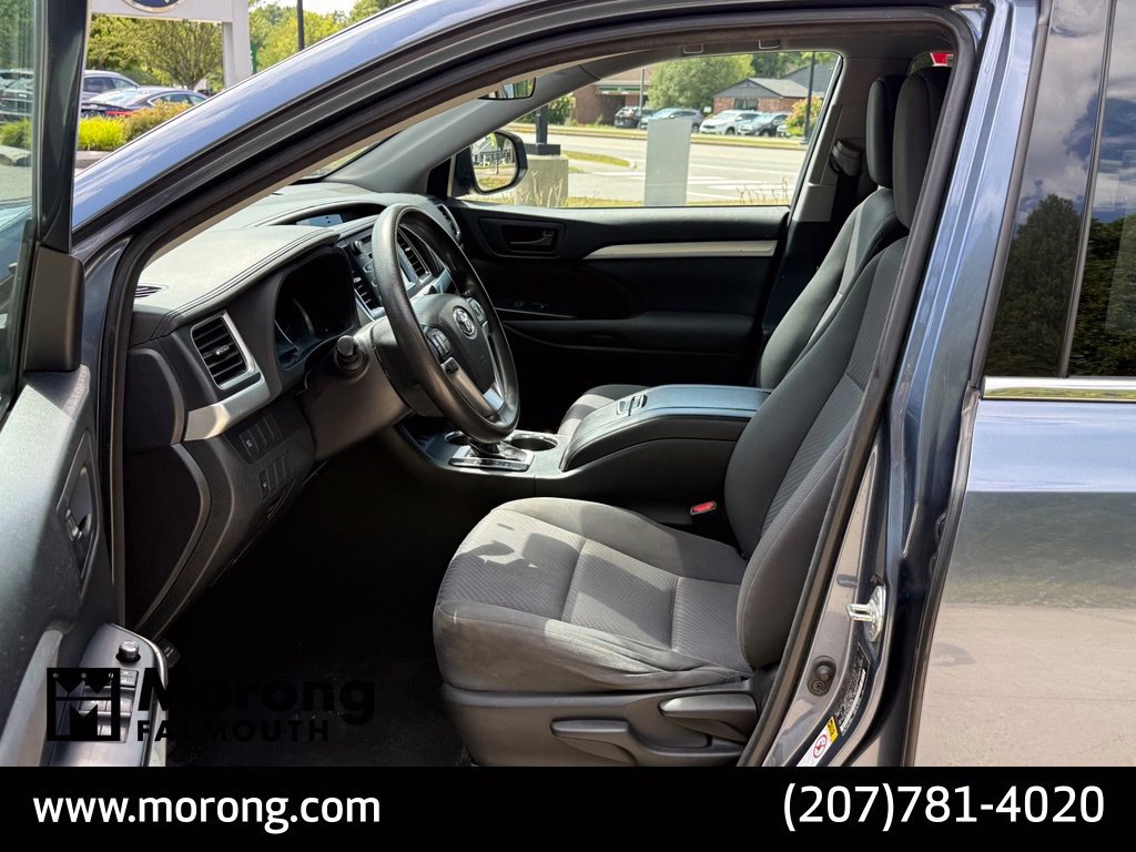 Used 2018 Toyota Highlander LE AWD/4WD image 28