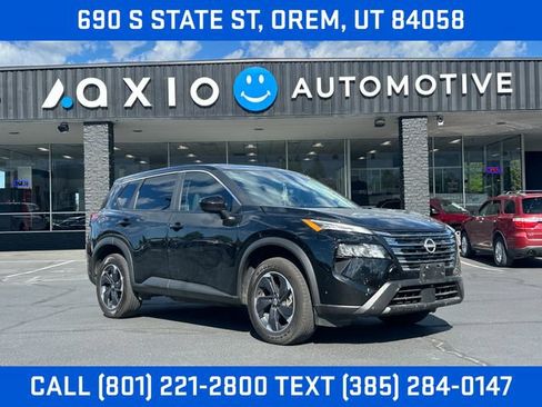 Used 2025 Nissan Rogue SV AWD/4WD image 1