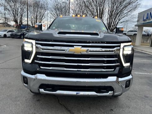 Used 2025 Chevrolet Silverado 2500 LTZ image 9