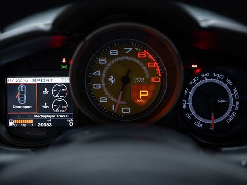 Used 2014 Ferrari California image 20