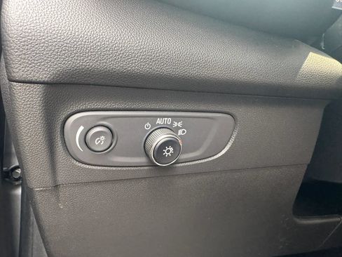 Used 2023 Buick Envision Preferred FWD image 22