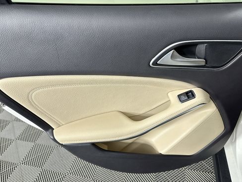 Used 2018 Mercedes-Benz GLA 250 image 24