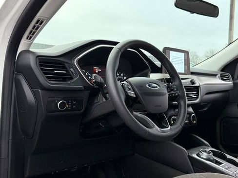 Certified 2022 Ford Escape SE w/ Cold Weather Package image 12