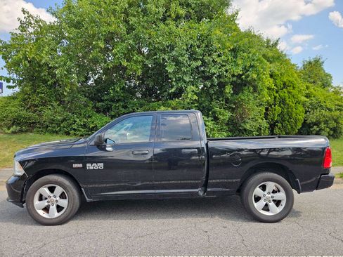 Used 2014 RAM 1500 Express RWD image 2