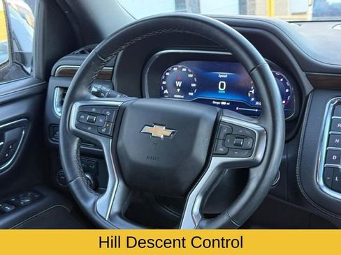 Used 2023 Chevrolet Suburban Premier image 17