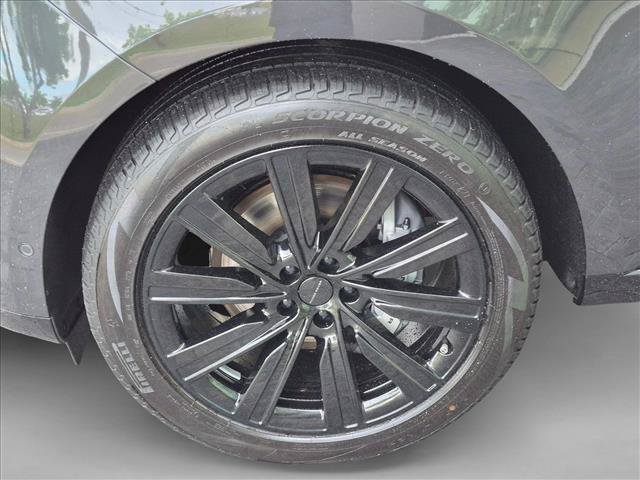 New 2026 Land Rover Range Rover Long Wheelbase SE AWD/4WD image 9