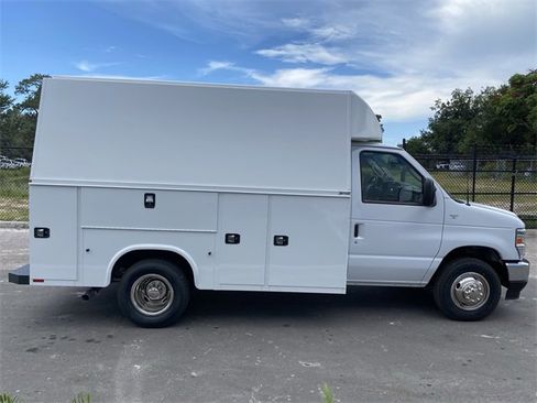 New 2026 Ford E-350 and Econoline 350 Super Duty w/ Power Equipment Group image 5