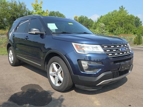 Used 2016 Ford Explorer XLT AWD/4WD image 1