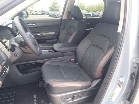 New 2026 Nissan Pathfinder Platinum AWD/4WD image 21