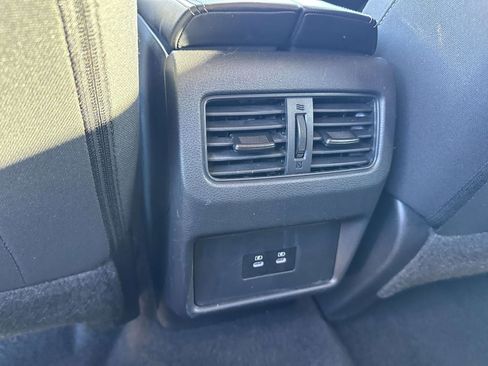 Used 2025 Nissan Rogue SV image 9